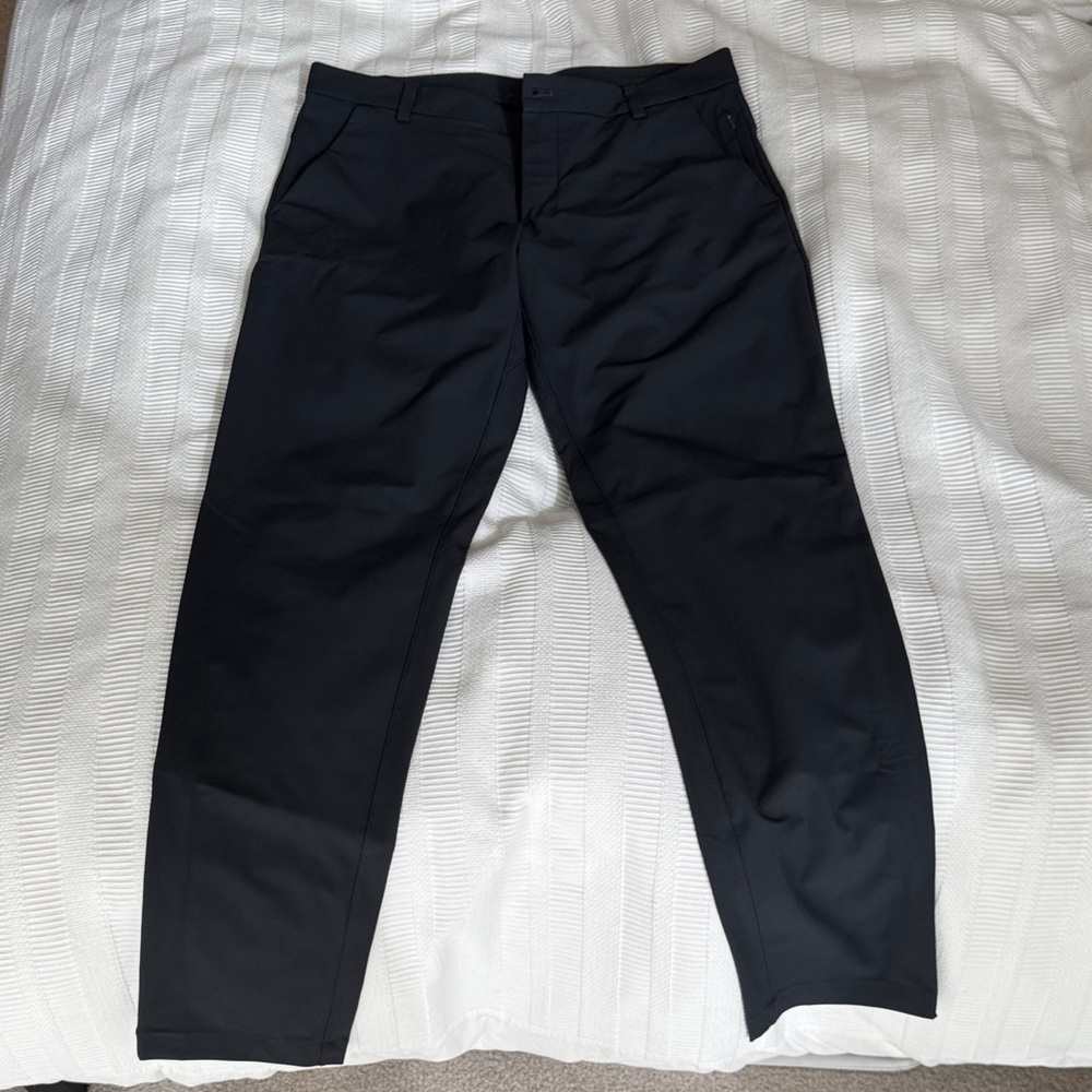 Men's Lululemon ABC Commission Pants. dark Grey. 34 waist, 32 Length.